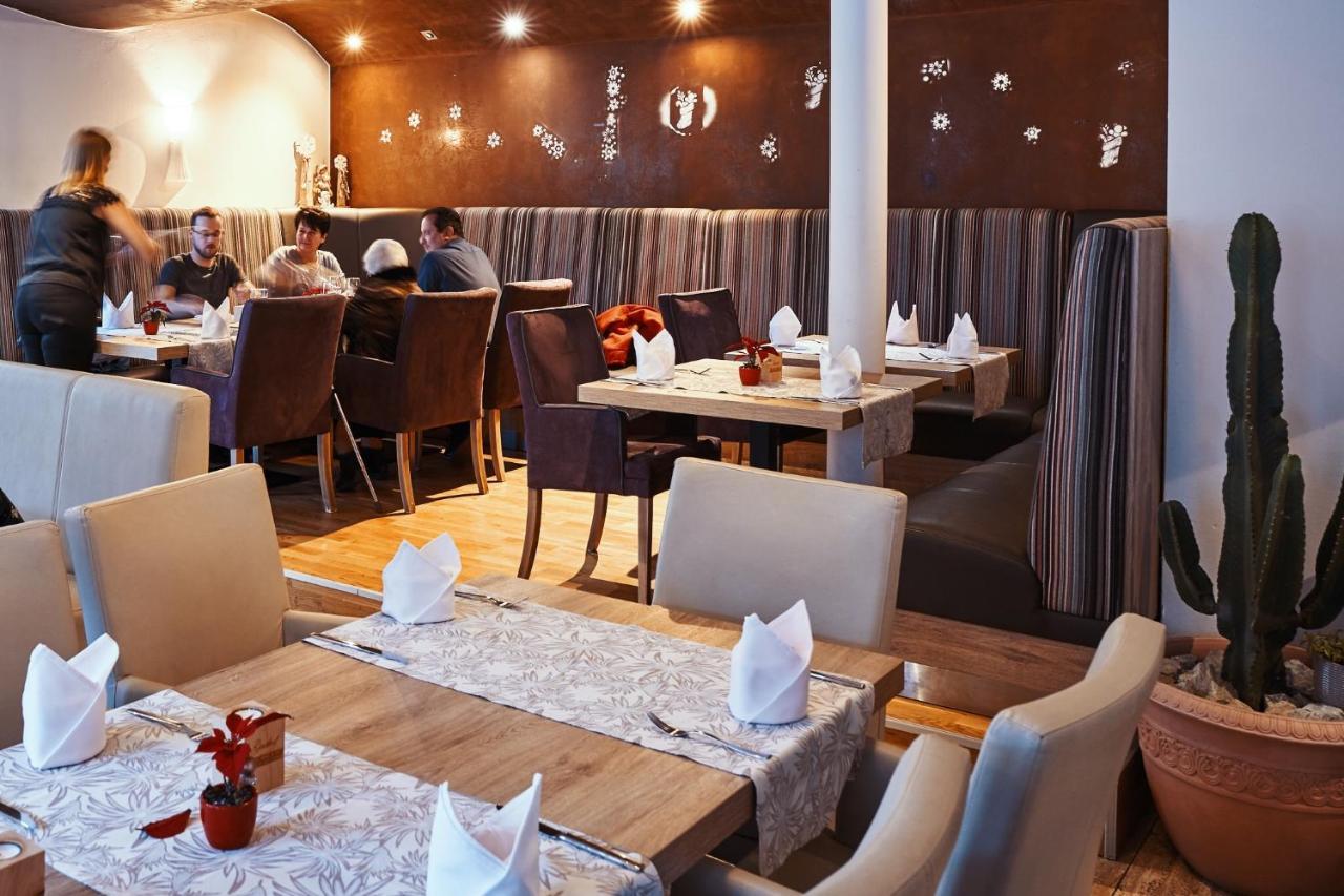 Oetztal Residenz Aparthotel Bagian luar foto