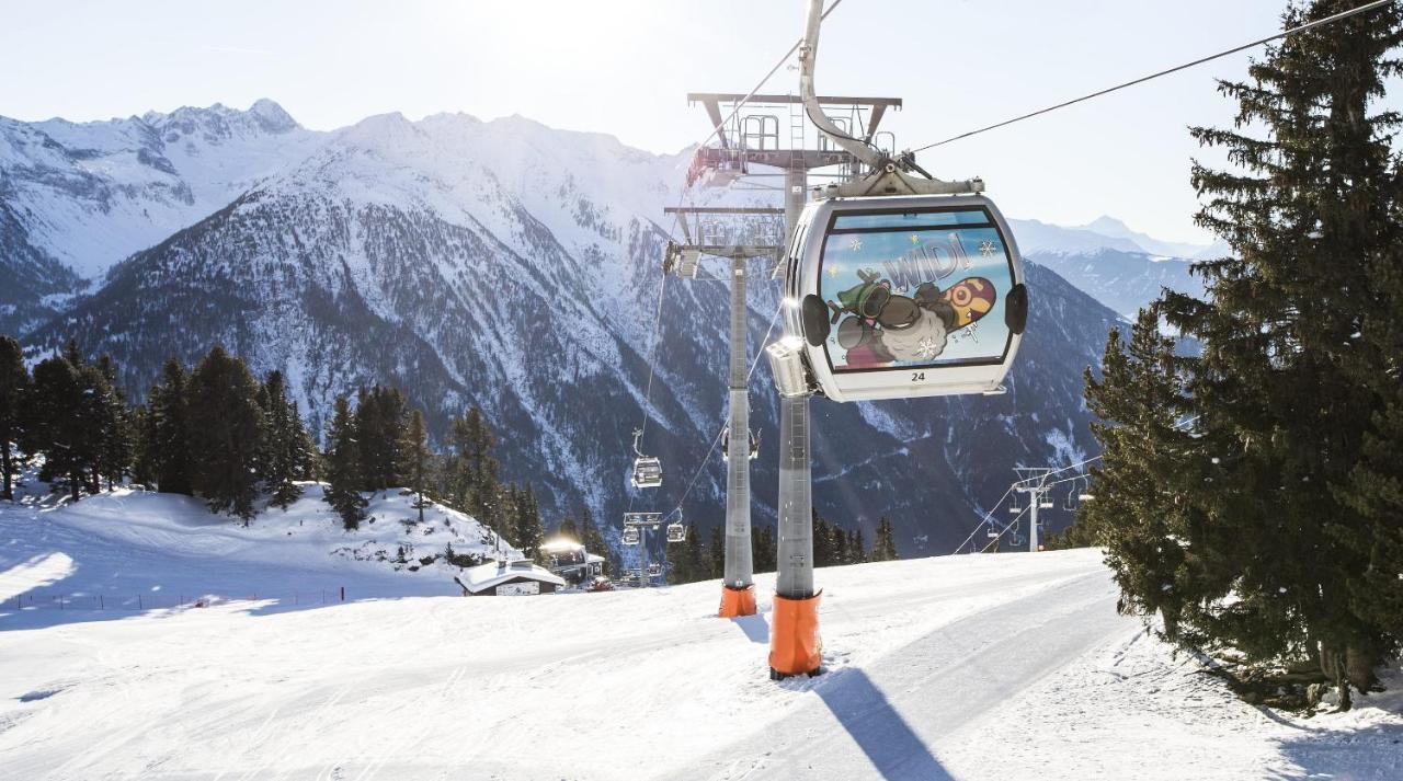 Oetztal Residenz Aparthotel Bagian luar foto