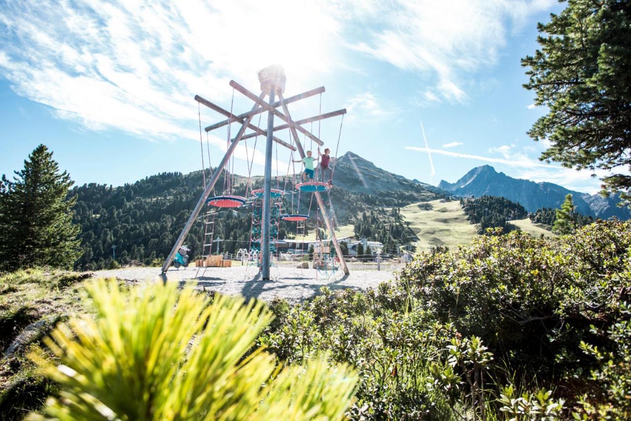 Oetztal Residenz Aparthotel Bagian luar foto